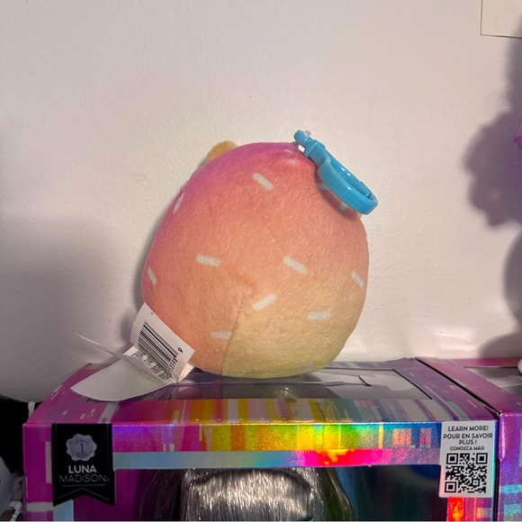 Squishmallows Clip Hedgehog Bowie Rainbow Tie Dye Keychain - Picture 2 of 2